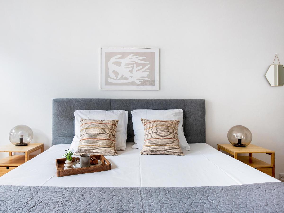 Sanders Leaves - Chic Three-Bedroom Apartment In Downtown Копенгаген Екстер'єр фото